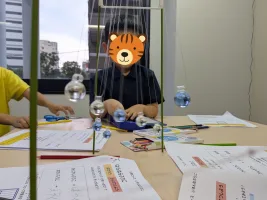 品川区にある民間学童のえすこーとです。理科実験教室の「えすこーとラボ」のご紹介