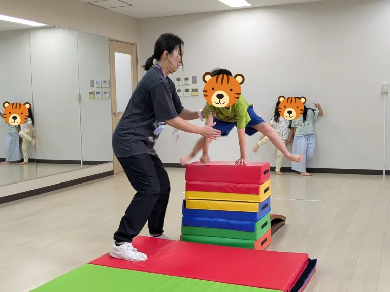 民間学童えすこーと戸越公園校の体操教室